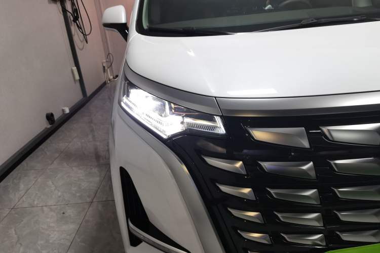 Used Denza D9 2022 DM-i 970 Four-Wheel Drive Prestige Model