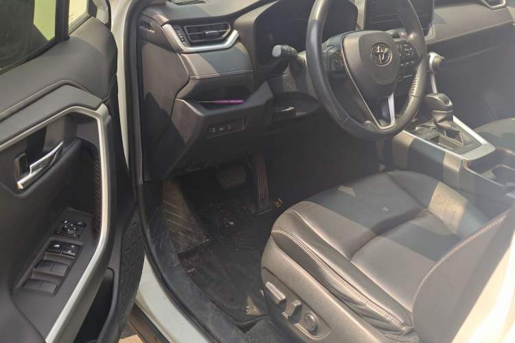 Used Toyota RAV4 2020 2.0L CVT Two-Wheel Drive Fashion PLUS Edition Driver Seat