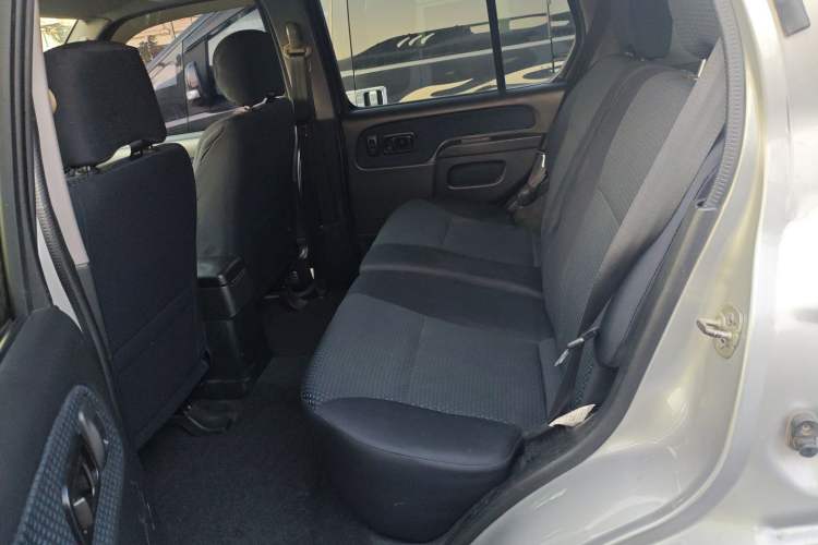 Used Nissan Paladin 2013 2.4L Two-Wheel Drive Standard Version China V Standard
