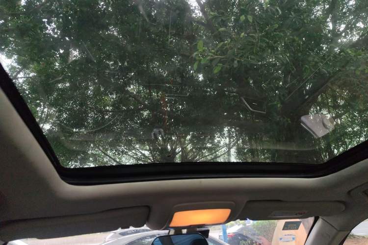 Used Zotye Domy X5 2015 1.5T Manual Luxury Version China IV Standard Headliner