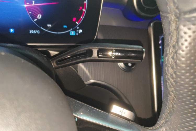 Used Mercedes-Benz C-Class 2023 C 200 L Sport Edition Gear Lever