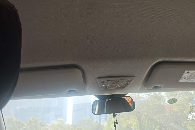 Used Baojun 730 2019 1.5L Manual Fashion Model 7-seater China VI Headliner