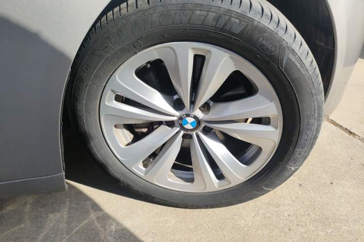 Used BMW 7 Series 2011 730Li Elegant Model Right Front Wheel Hub