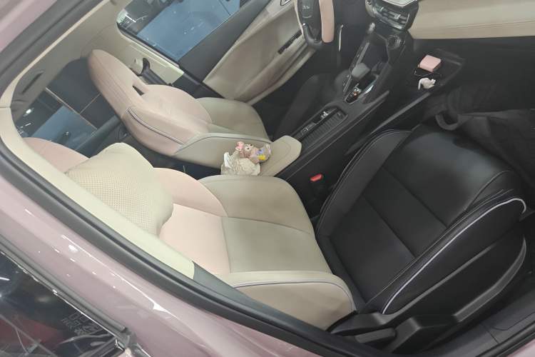 Used Lynk & Co 06 EM-P 2022 PHEV 84 km Range Pro Version
