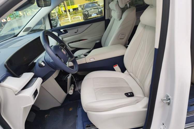 Used Buick GL8 New Energy 2024 Lu Zun Luxury Edition 7-Seater
