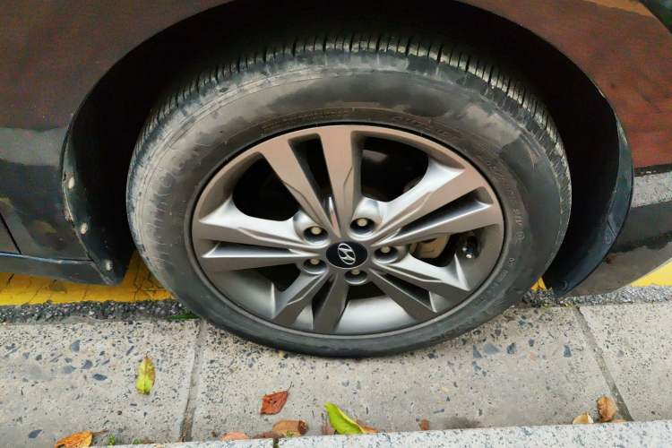 Used Hyundai Elantra (6th Generation / Lingdong) 2016 1.6L Manual ZhiXuan · Dynamic Model
