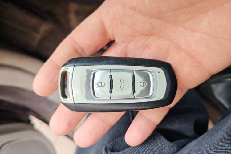 Used Geely Auto Emgrand 2016 Sedan 1.5L Manual Luxury Model