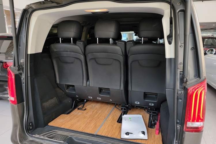 Used Mercedes-Benz V-Class 2017 V 260 L Prestige Extended Edition