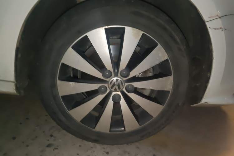 Used Volkswagen Sagitar 2015 230TSI Automatic Luxury Model
