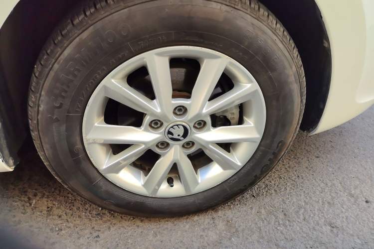 Used Skoda Rapid 2015 1.4L Manual Enjoyment Model