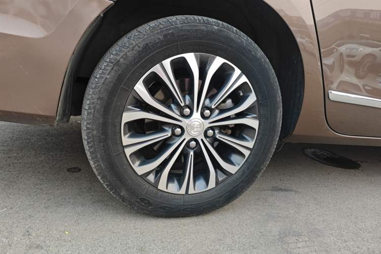 Used Buick GL8 2021 Land Cruiser Executive Class 652T Luxury Model