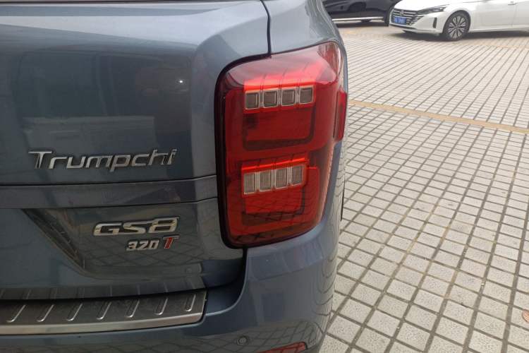 Used GAC Trumpchi GS8 2017 320T Two-Wheel Drive Luxury Smart Connectivity Version (7 Seats)
