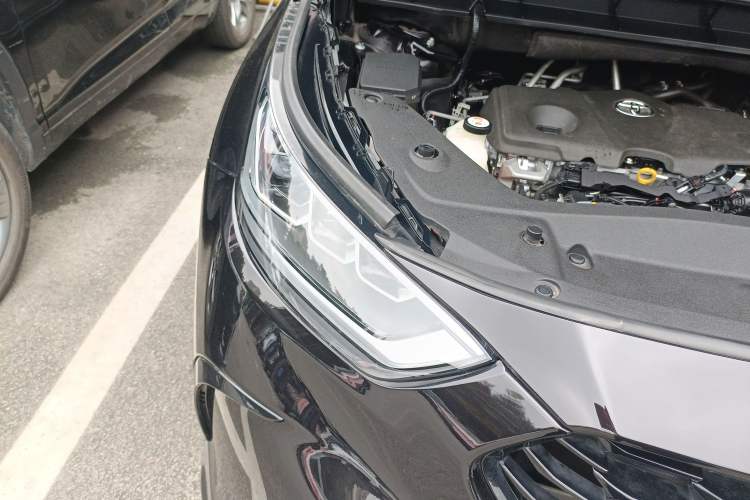 Used Toyota Crown Kluger 2021 2.5L HEV Four-Wheel Drive Flagship Edition Right Front Headlight