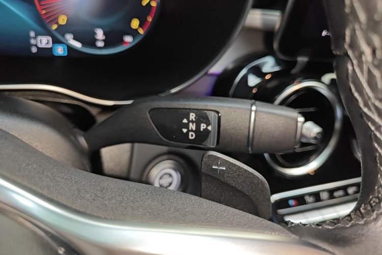 Used Mercedes-Benz GLC Coupe 2022 Refreshed GLC 260 4MATIC Coupe SUV Gear Lever