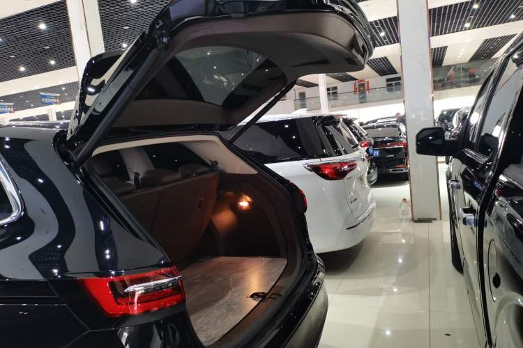 Used Volkswagen Viloran 2024 380TSI Luxury Edition