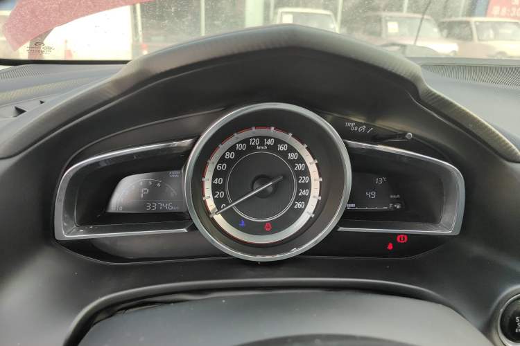 Used Mazda 3 Axela 2016 Sedan 1.5L Automatic Comfort Model
