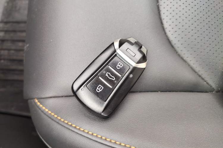 Used Dongfeng Aeolus Yixuan 2023 Mach Edition 1.5L Automatic Chasing Shadow Version Interior 1