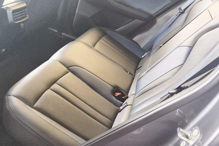 Used GAC Trumpchi GS3 2023 Shadow Speed 270T Enjoyment Edition Left Rear Seat