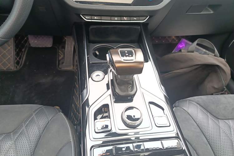 Used Hongqi HS5 2022 Revised Version 2.0T Smart Connect Flagship Edition
