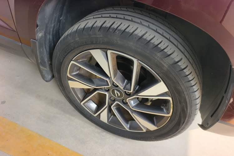Used Jetta VS5 2019 280TSI Automatic Glory Edition Right Rear Wheel Hub