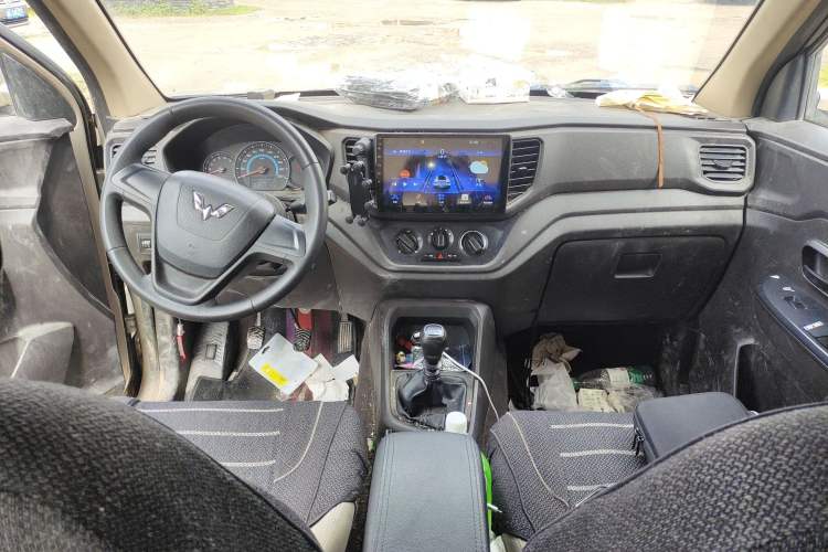 Used Wuling Hongguang V 2019 1.5L Enjoyment Version China VI LAR
