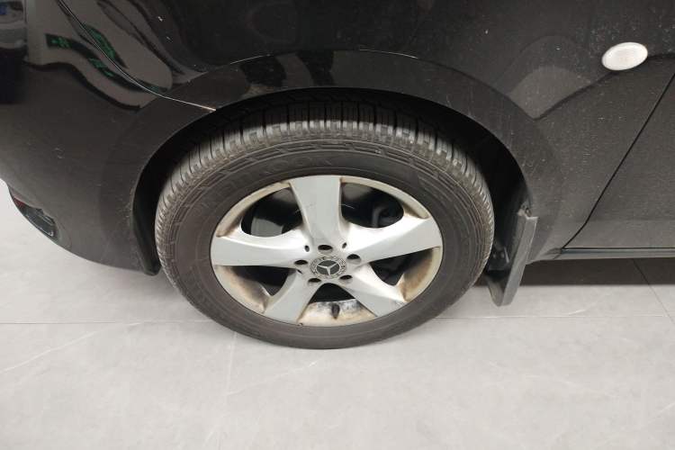 Used Mercedes-Benz Vito 2018 2.0T Business Version China V Emission Standard Left Front Wheel Hub