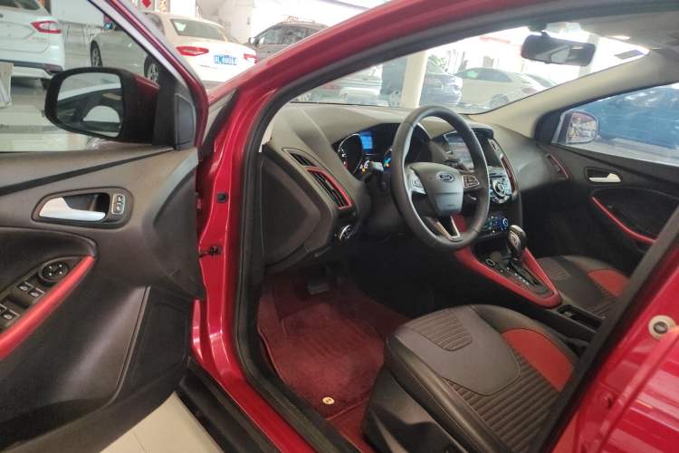 Used Ford Focus 2020 Hatchback Classic 1.5L Automatic Trendy Model