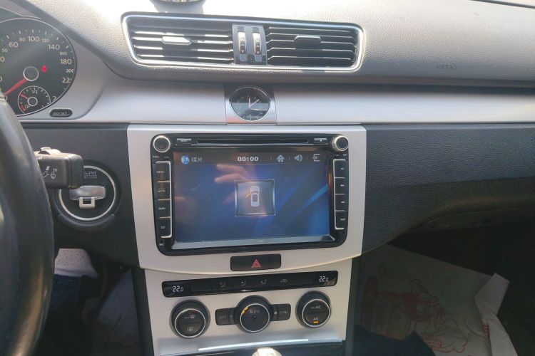 Used Volkswagen Magotan 2015 1.8TSI Advanced Model Audio And AC Panel