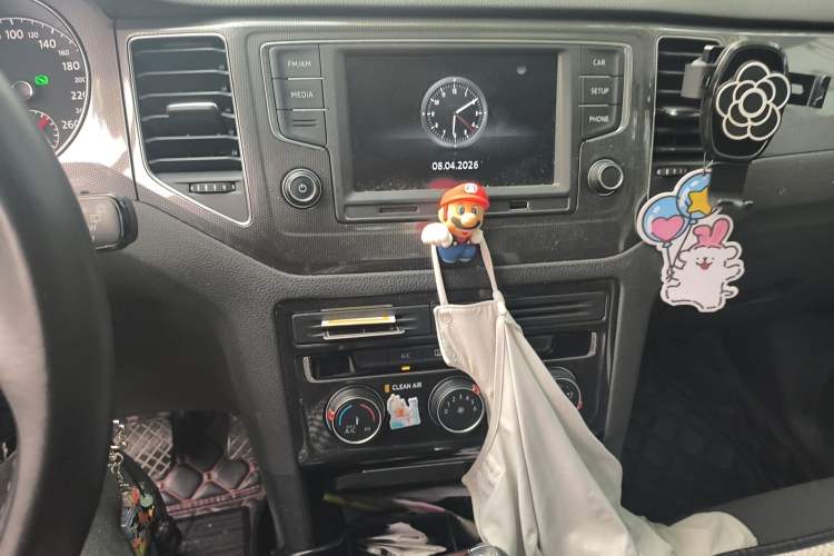 Used Volkswagen Golf Sportsvan 2016 180TSI Automatic Trend Model Audio And AC Panel