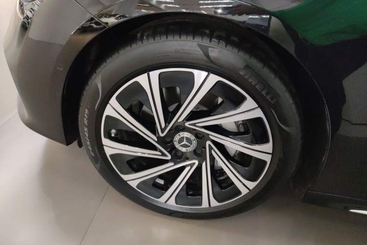 Used Mercedes-Benz E-Class 2024 Facelift E 300 L Luxury Edition