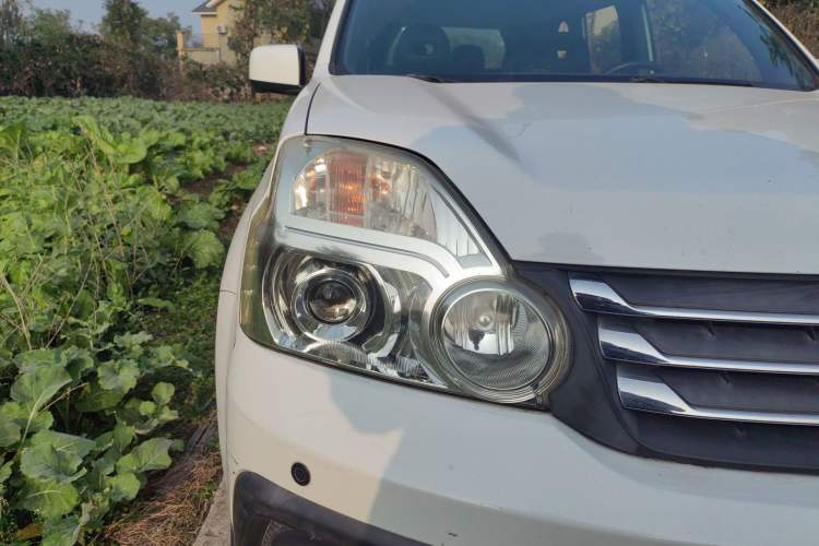 Used Dongfeng Fengdu MX6 2015 2.0L CVT Two-Wheel Drive Dream Edition
