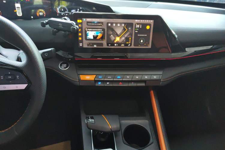 Used CHANGAN UNI-V 2022 1.5T Prestige Version Audio And AC Panel