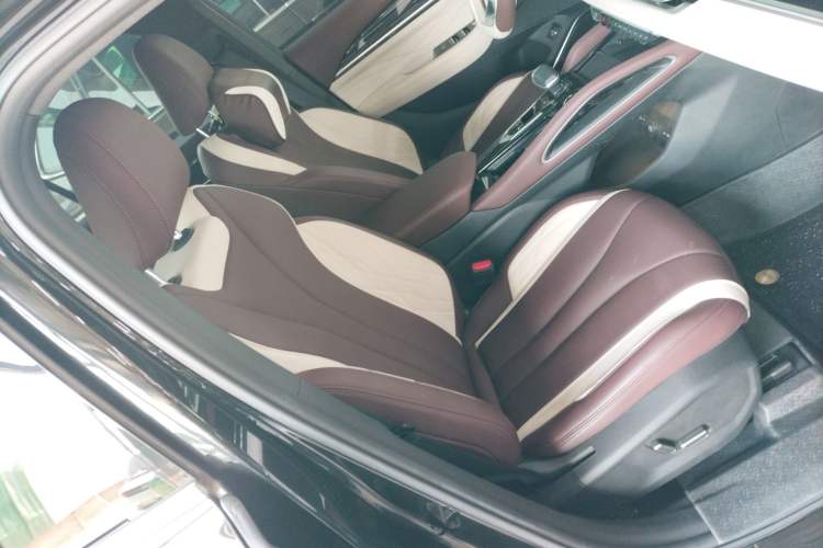 Used Geely Auto Monjaro L 2024 2.0TD High-Power Automatic Two-Wheel Drive Yunqi Version Right Front Seat