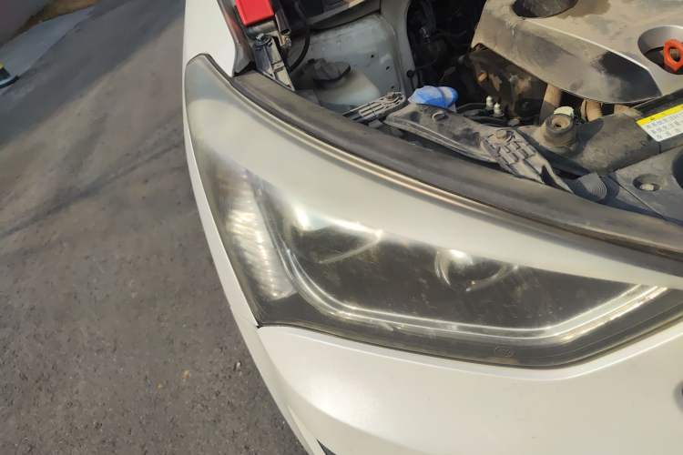 Used Hyundai Santa Fe 2015 2.0T Automatic Two-Wheel Drive Smart Version 5 Seats