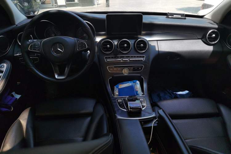 Used Mercedes-Benz C-Class 2016 C 200 L Sport Edition Center Console