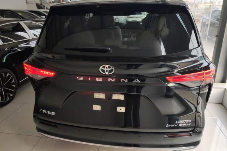 Used Toyota Sienna 2026 Model 2.5L Dual-Engine Four-Wheel-Drive Prestige Edition