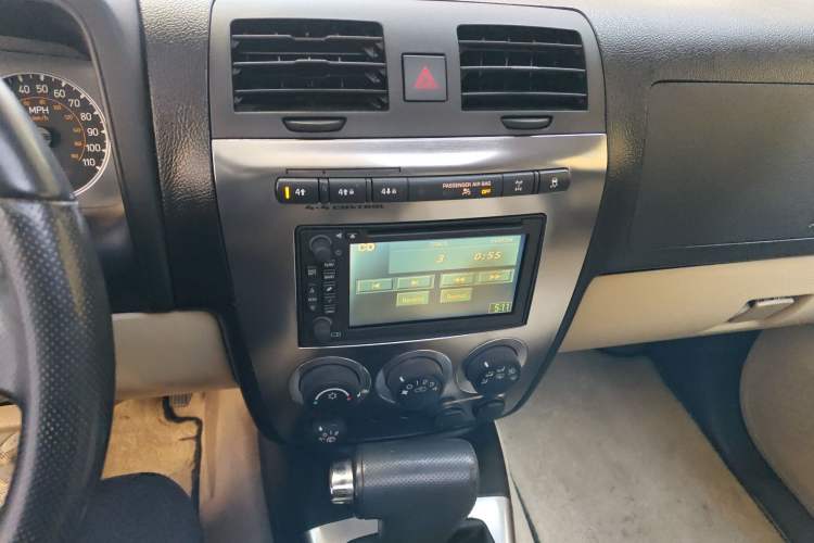 Used Hummer H3 2008 H3x 3.7 Audio And AC Panel