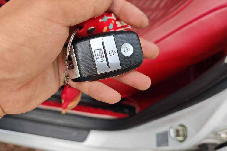 Used Kia K5 2016 1.6T Automatic LUX Vehicle Key