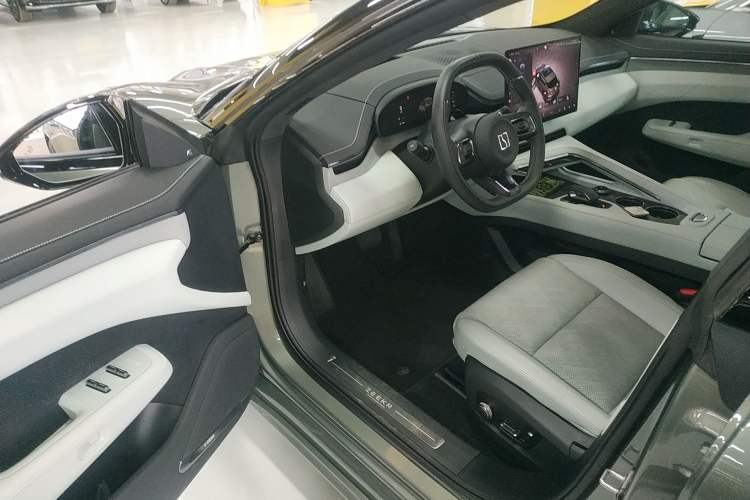 Used Zeekr 001 2025 WE Edition 100 kWh Rear-Wheel Drive