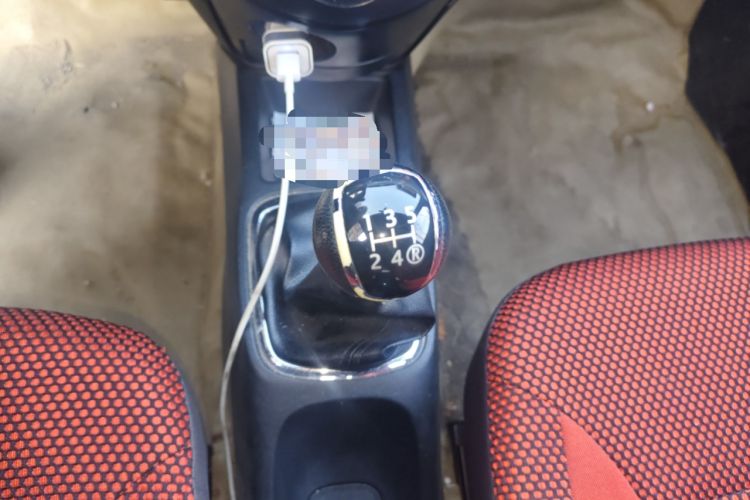 Used FAW Xiali N7 2013 1.3L Manual Luxury Model Gear Lever