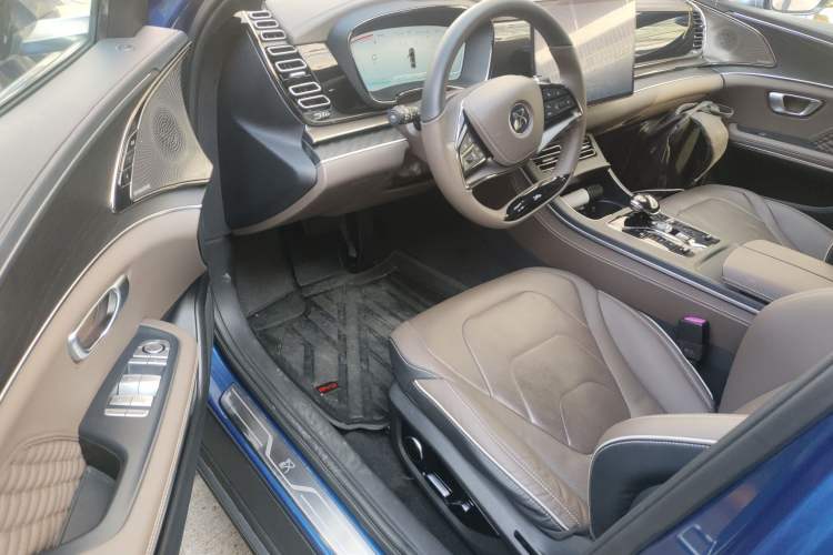 Used BYD Han 2022 EV Genesis Edition 610KM All-Wheel Drive Premium Model
