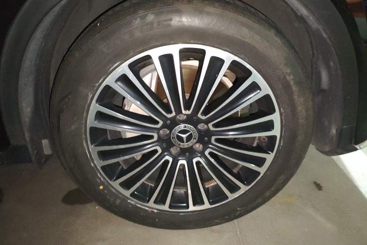 Used Mercedes-Benz GLC 2018 GLC 260 4MATIC Dynamic Edition Right Front Wheel Hub