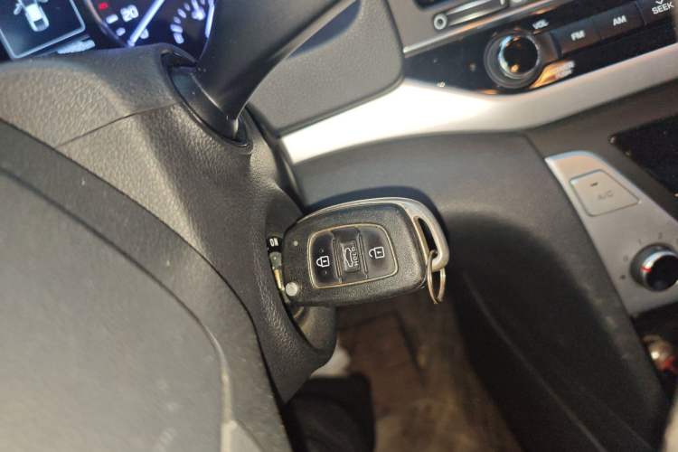 Used Hyundai Elantra (6th Generation / Lingdong) 2016 1.6L Automatic ZhiXuan – Elite Version
