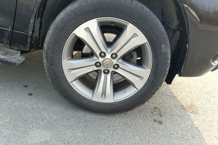 Used Toyota Highlander 2011 2.7L Two-Wheel Drive 7-Seater Luxury Edition