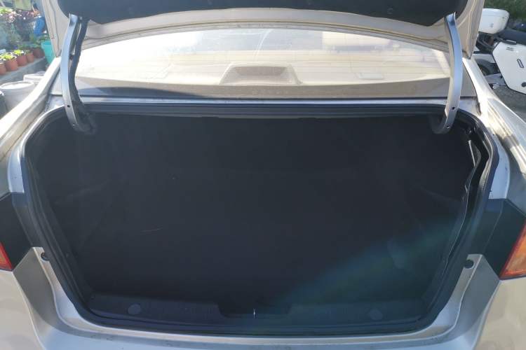 Used Roewe 350 2014 1.5L Automatic Xunda Edition
