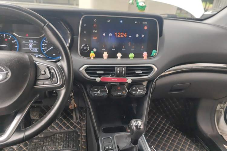 Used GAC Trumpchi GS4 2019 270T Manual Two-Wheel Drive Luxury Edition Audio And AC Panel