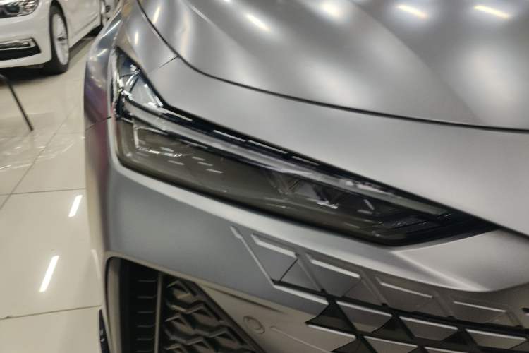 Used CHANGAN UNI-V 2022 2.0T Sporty Version Right Front Headlight