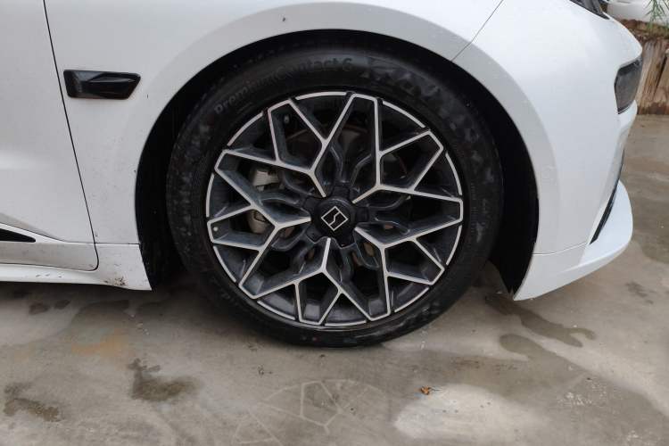 Used Zeekr 001 2025 ME Version 100 kWh All-Wheel Drive
