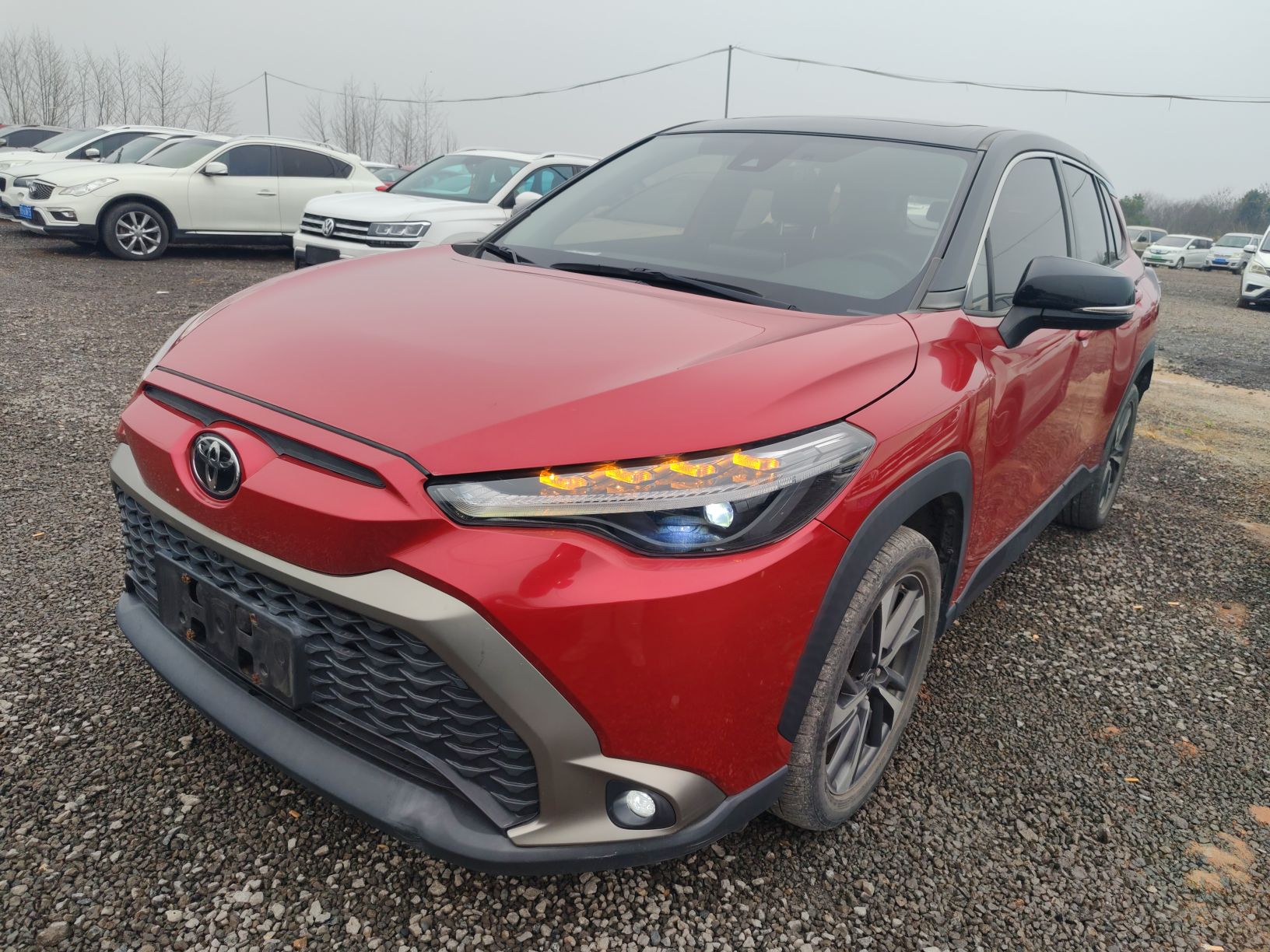 تحت مقدمة السيارة