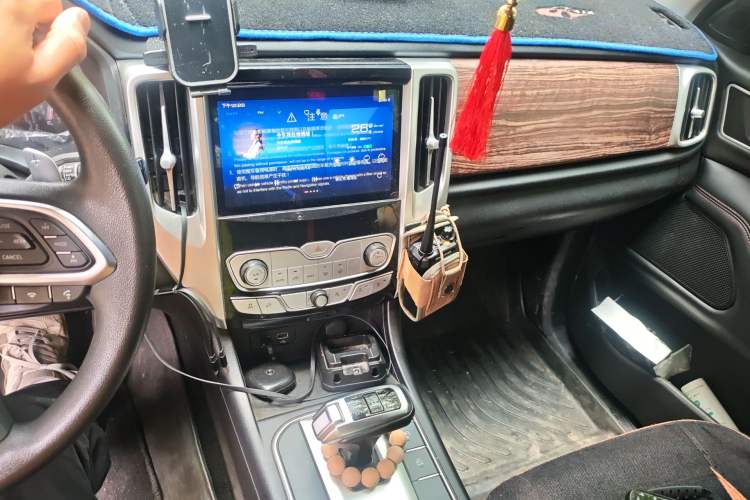 Used Great Wall Poer 2020 2.0T Off-Road Edition Automatic Diesel 4x4 Advanced Version with Trailer Capability GW4D20M Audio And AC Panel